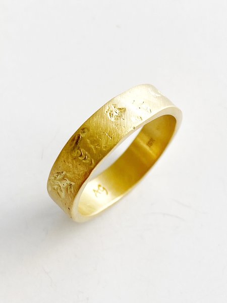 SHANNON JOHNSON 18K Matte Virginia Satin Band Ring - Size 7