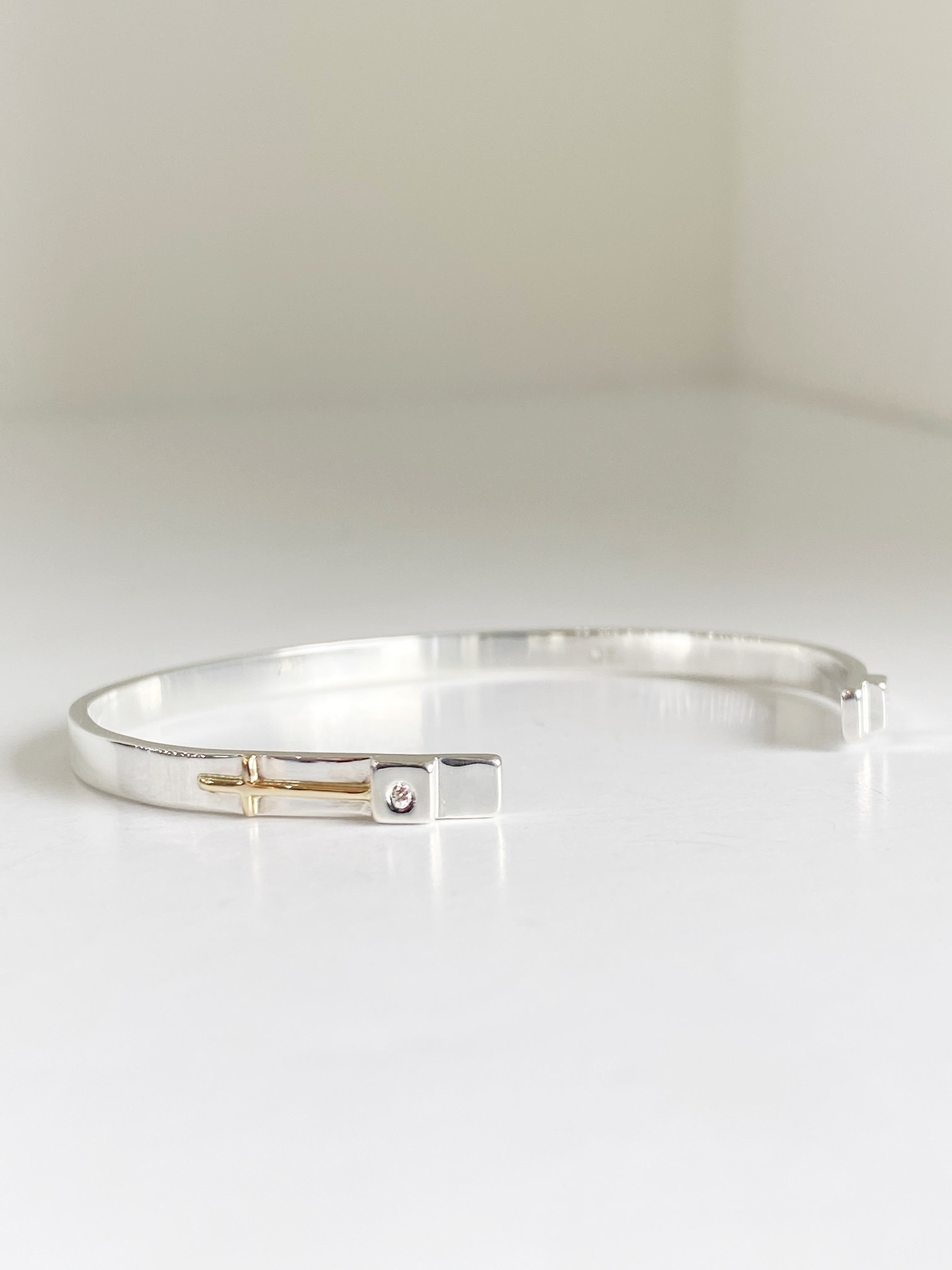 SHANNON JOHNSON Sterling Petite Signature Cuff