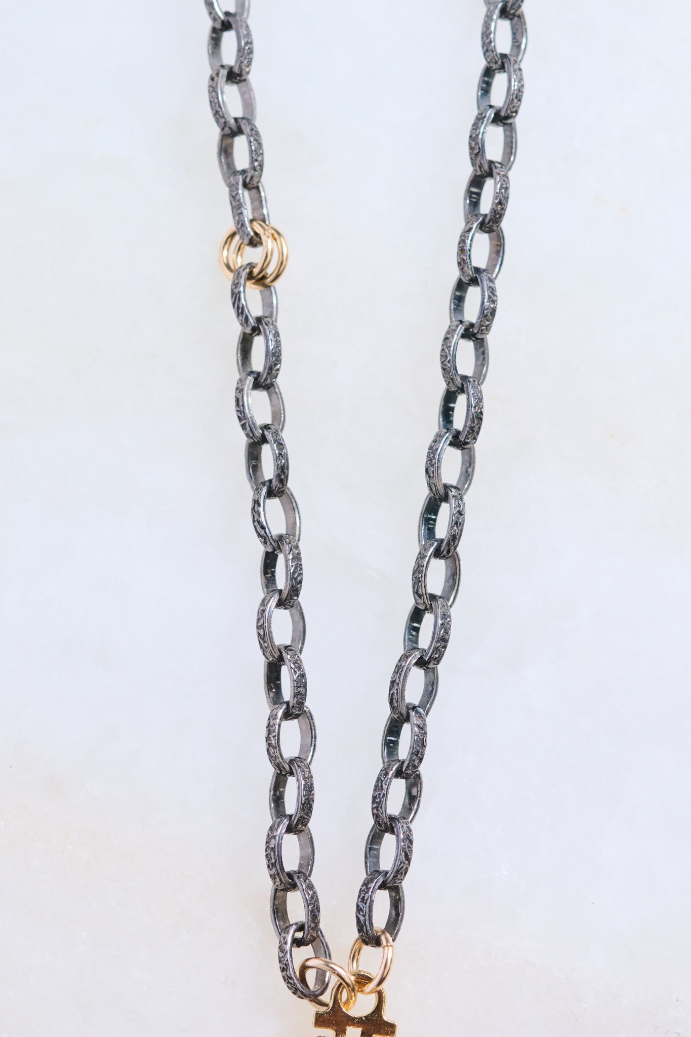 SENNOD Gunmetal & Gold Vignette Chain -