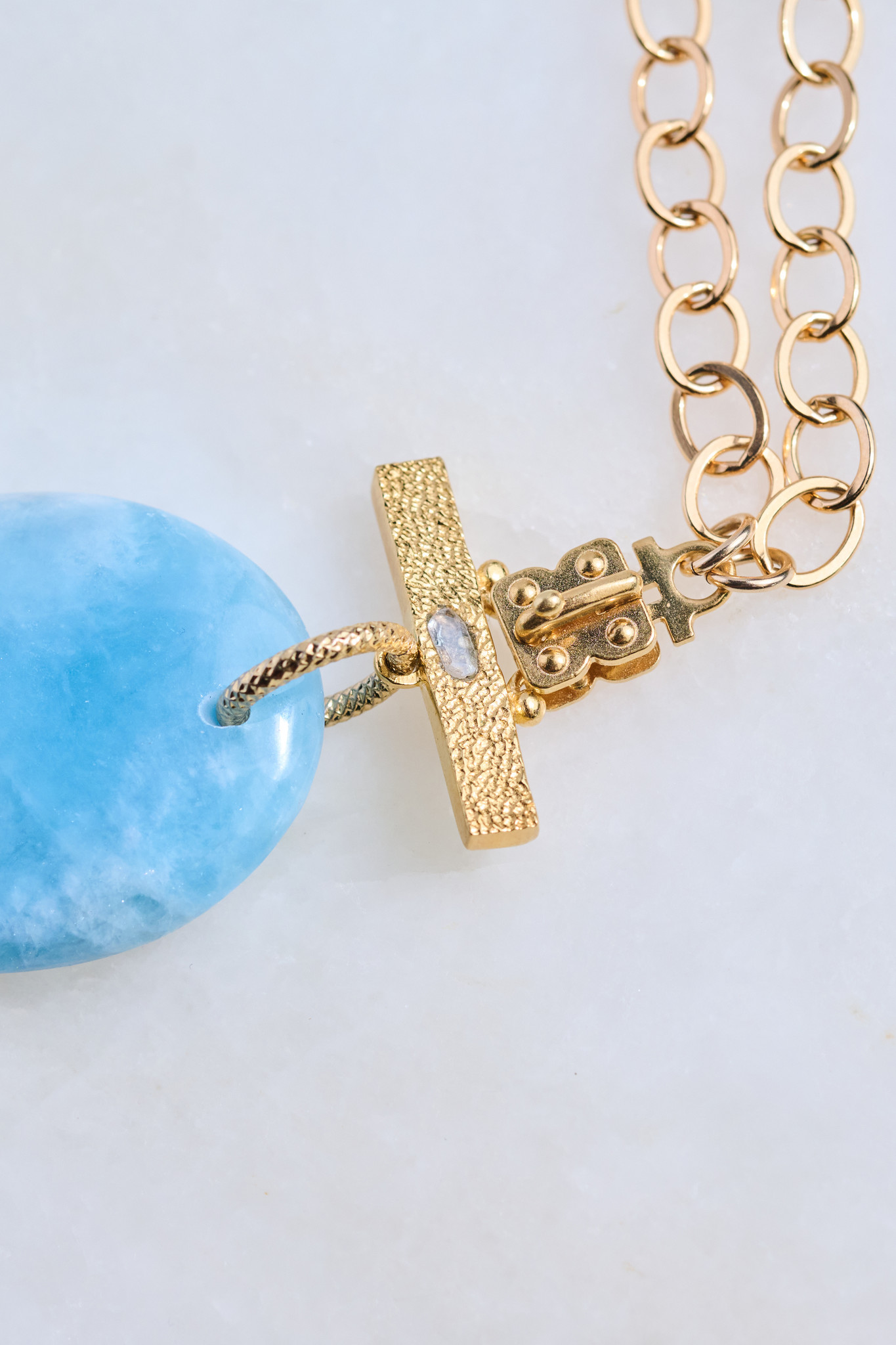 SENNOD Gold Flat Cable Vignette Chain -