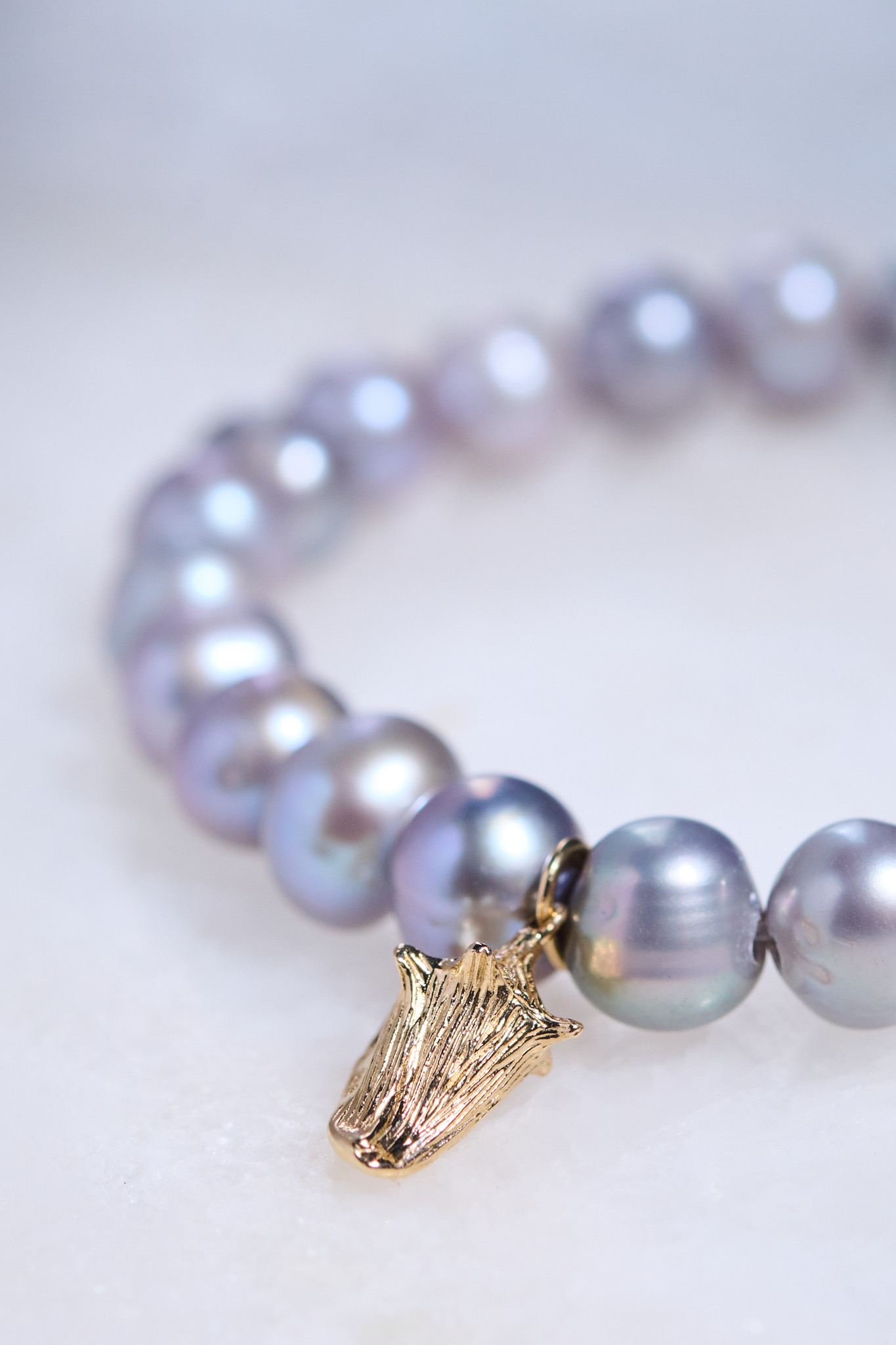 SYDNEY EVAN Grey Potato Pearl with Conch Shell Bracelet