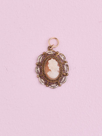 SENNOD Vintage Cameo Vignette