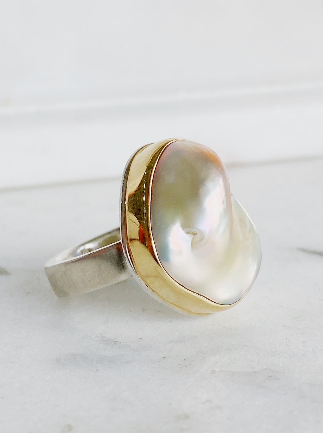 JAMIE JOSEPH Small Vertical Asymmetrical Cultured Pearl Ring - Size 7.5