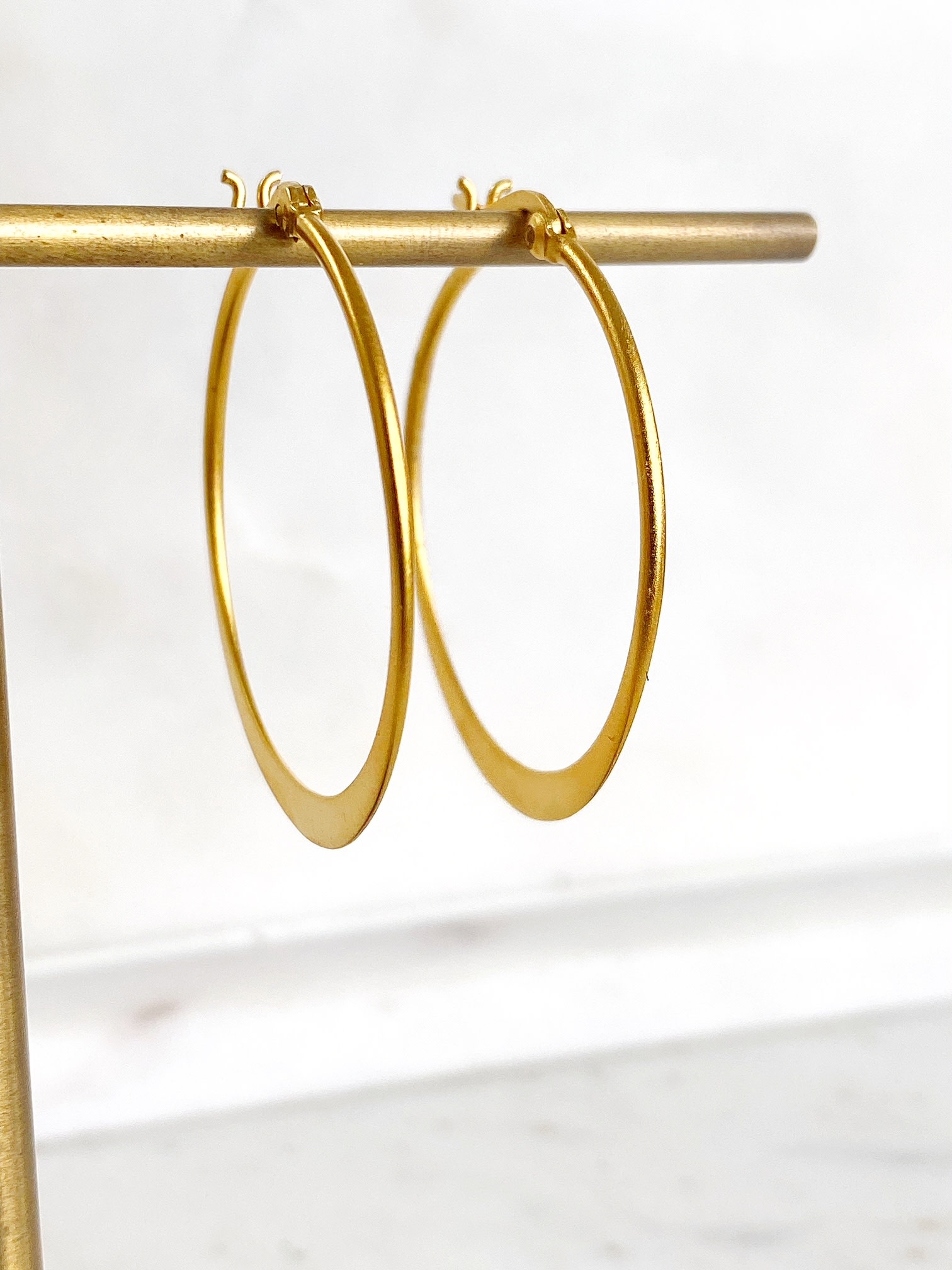 SENNOD Flat Matte Thin Hoop Earrings