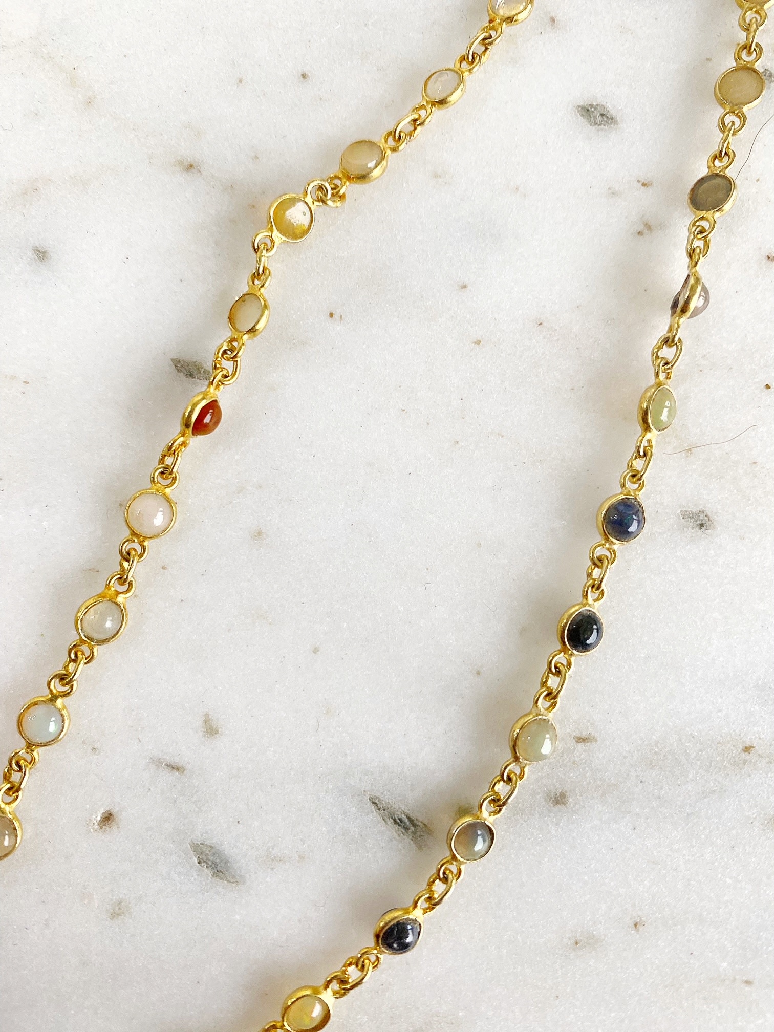 SENNOD Multi color Ethiopian Opal Necklace