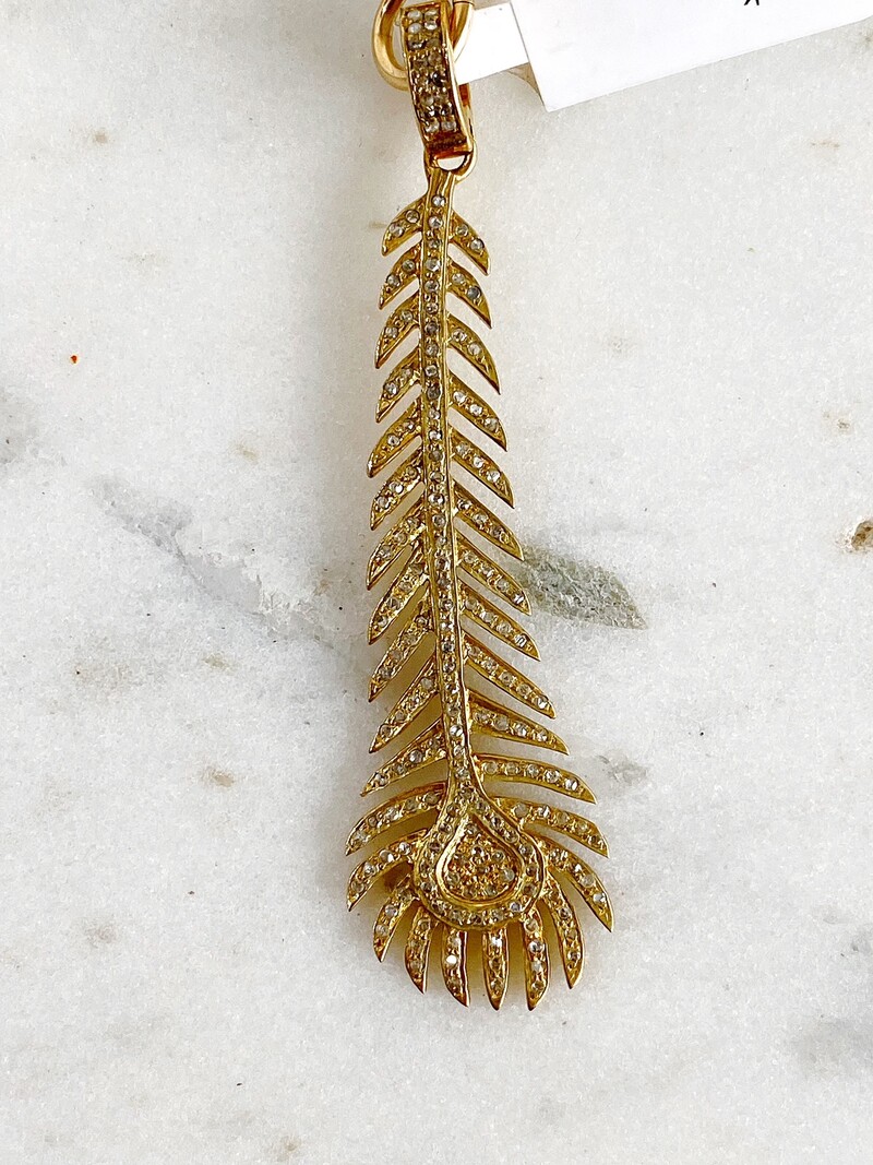 SENNOD Diamond Peacock Feather Vignette