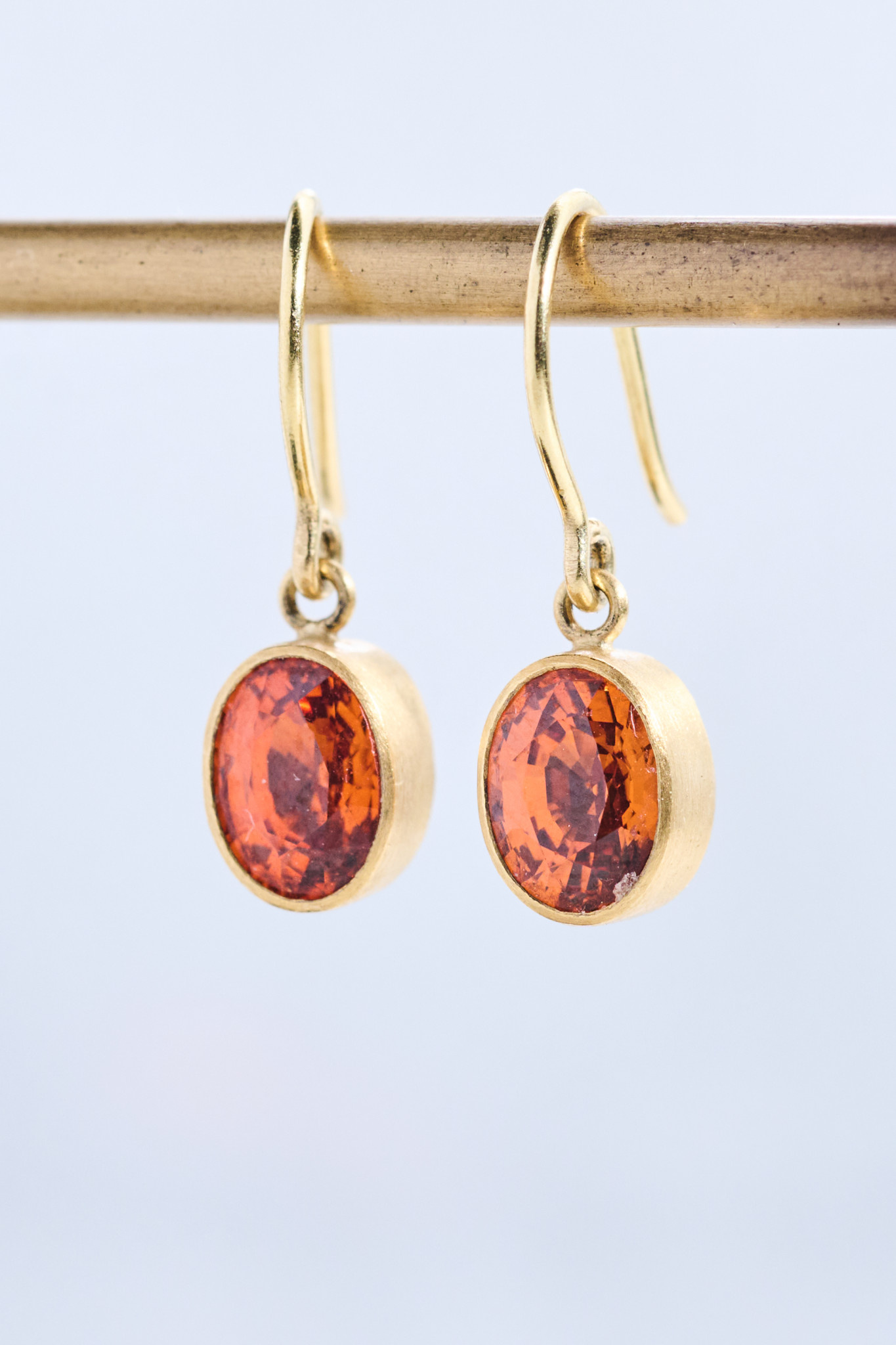 MALLARY MARKS Hard Candy - Oval Spessartite Garnet Earrings