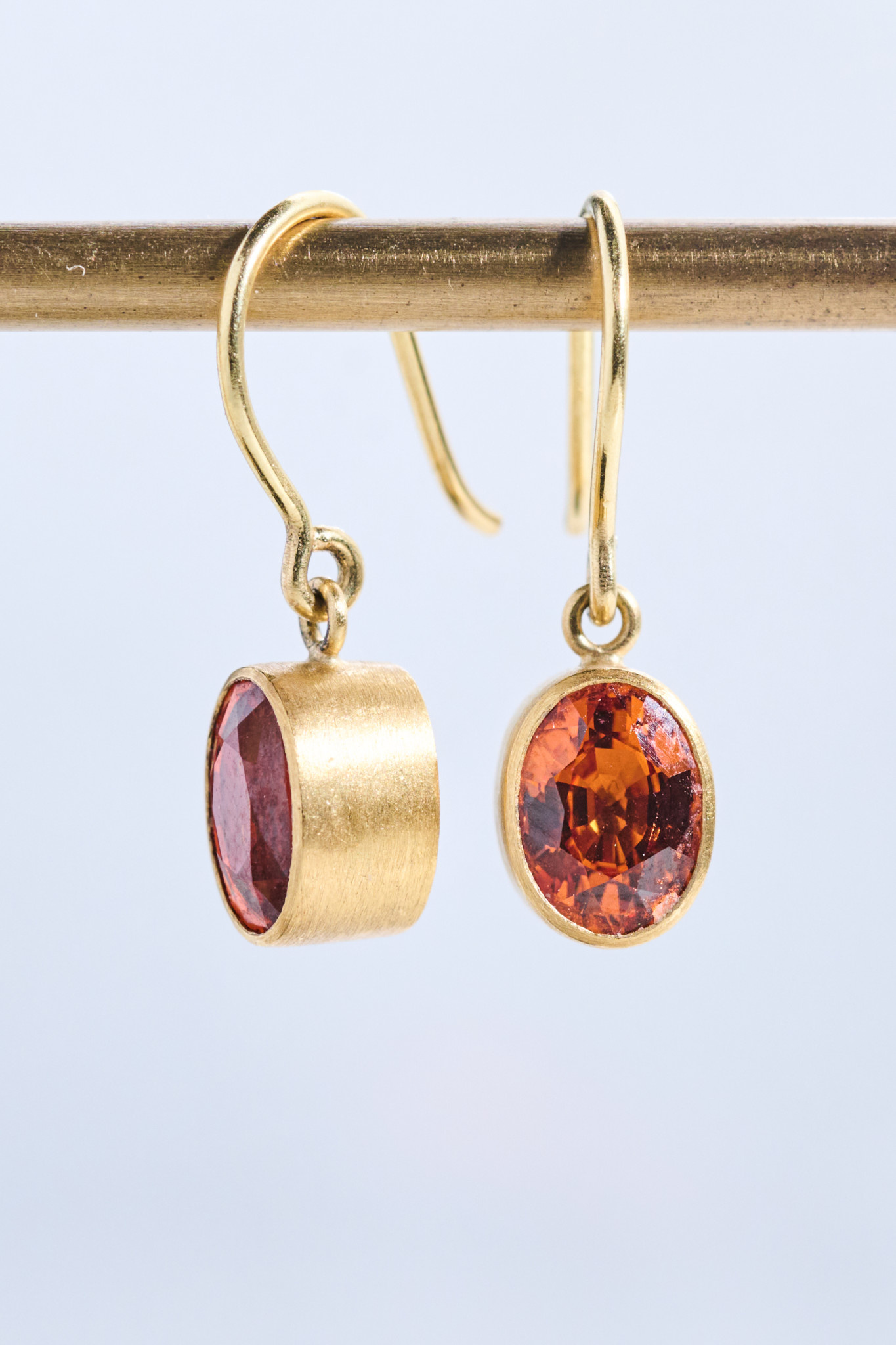 MALLARY MARKS Hard Candy - Oval Spessartite Garnet Earrings