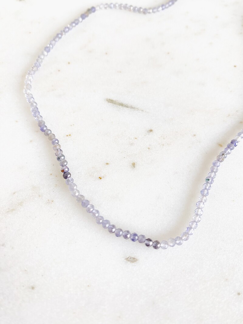 SENNOD Small Iolite Necklace 17-20"