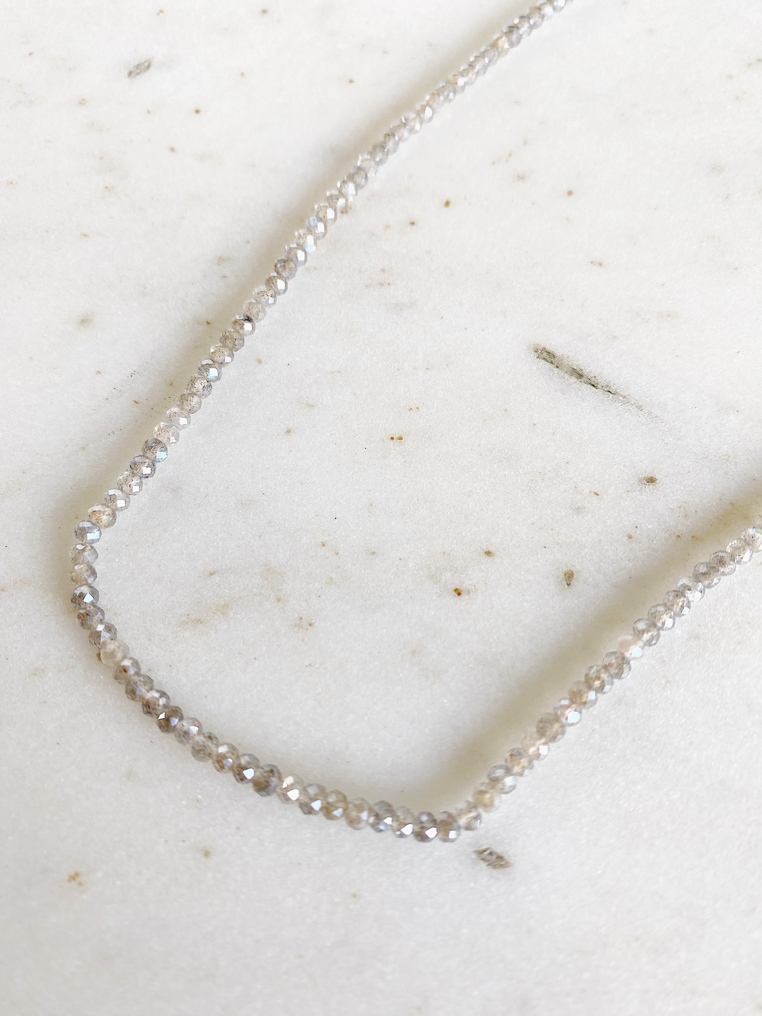 SENNOD Small Labradorite Beaded Necklace 17-20"