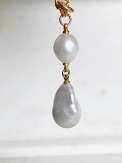 SENNOD Pearl Double Drop Vignette