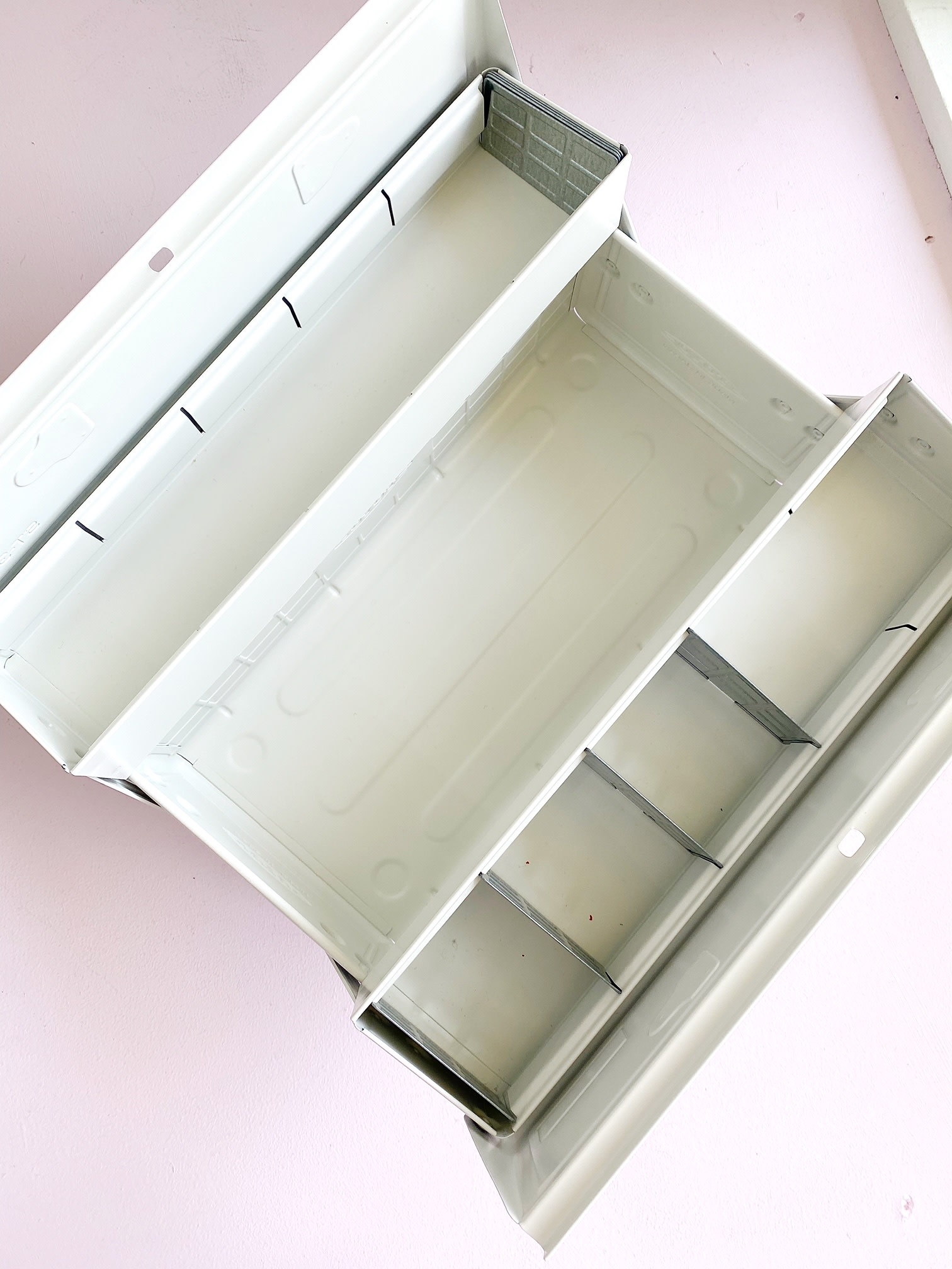 TOYO Steel Toolbox with Cantilever Lid ST-350 - White