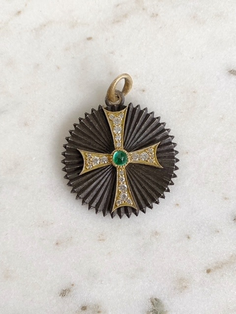 ERICA MOLINARI Round Two Tone Diamond Cross with Emerald