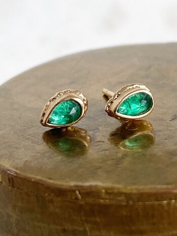 JAMIE JOSEPH Teardrop Inverted Emerald Stud Earrings