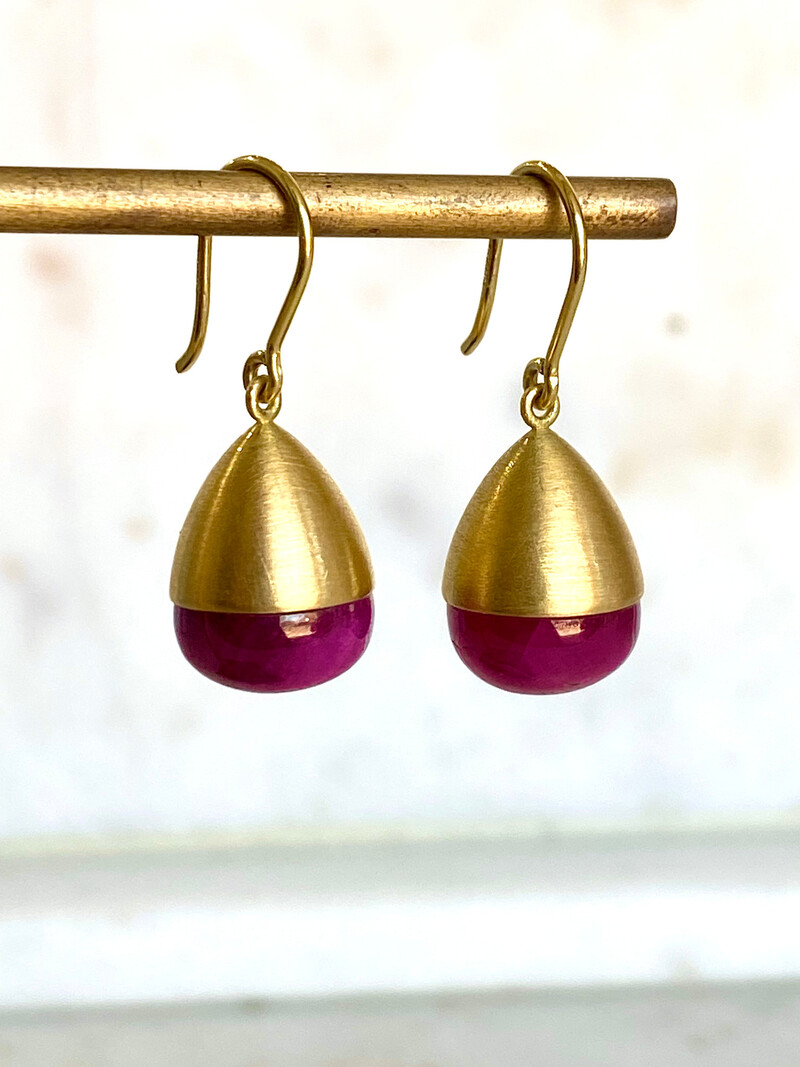 MALLARY MARKS Bead Buoy - 18K Cone with Ruby Earrings