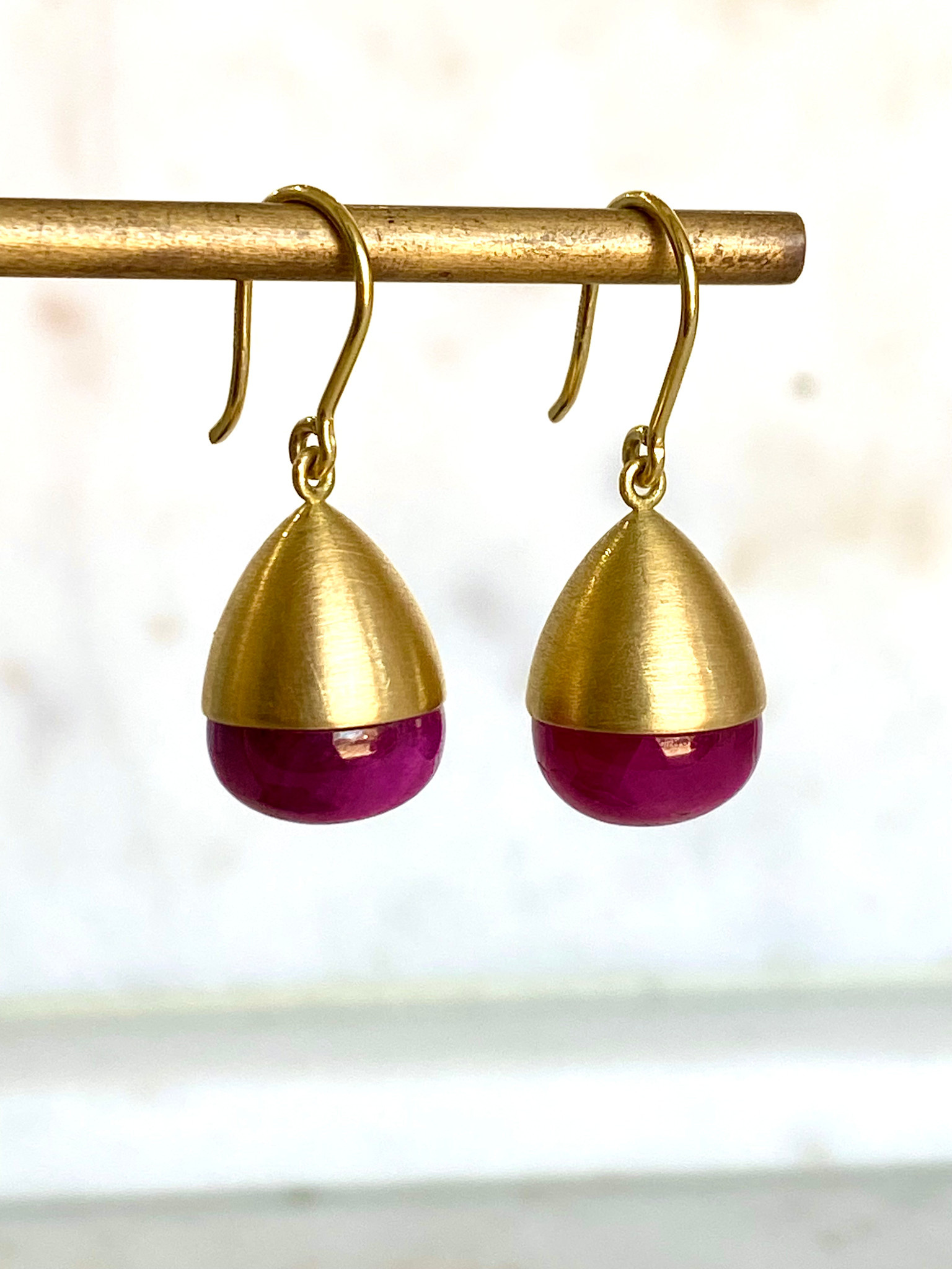 MALLARY MARKS Bead Buoy - 18K Cone with Ruby Earrings