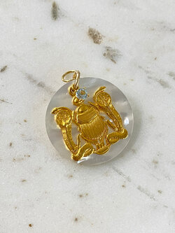 SENNOD Mother of Pearl with Scarab Vignette