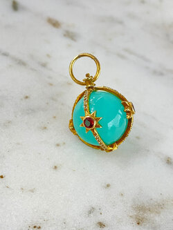 SENNOD Green Chalcedony Orb Vignette