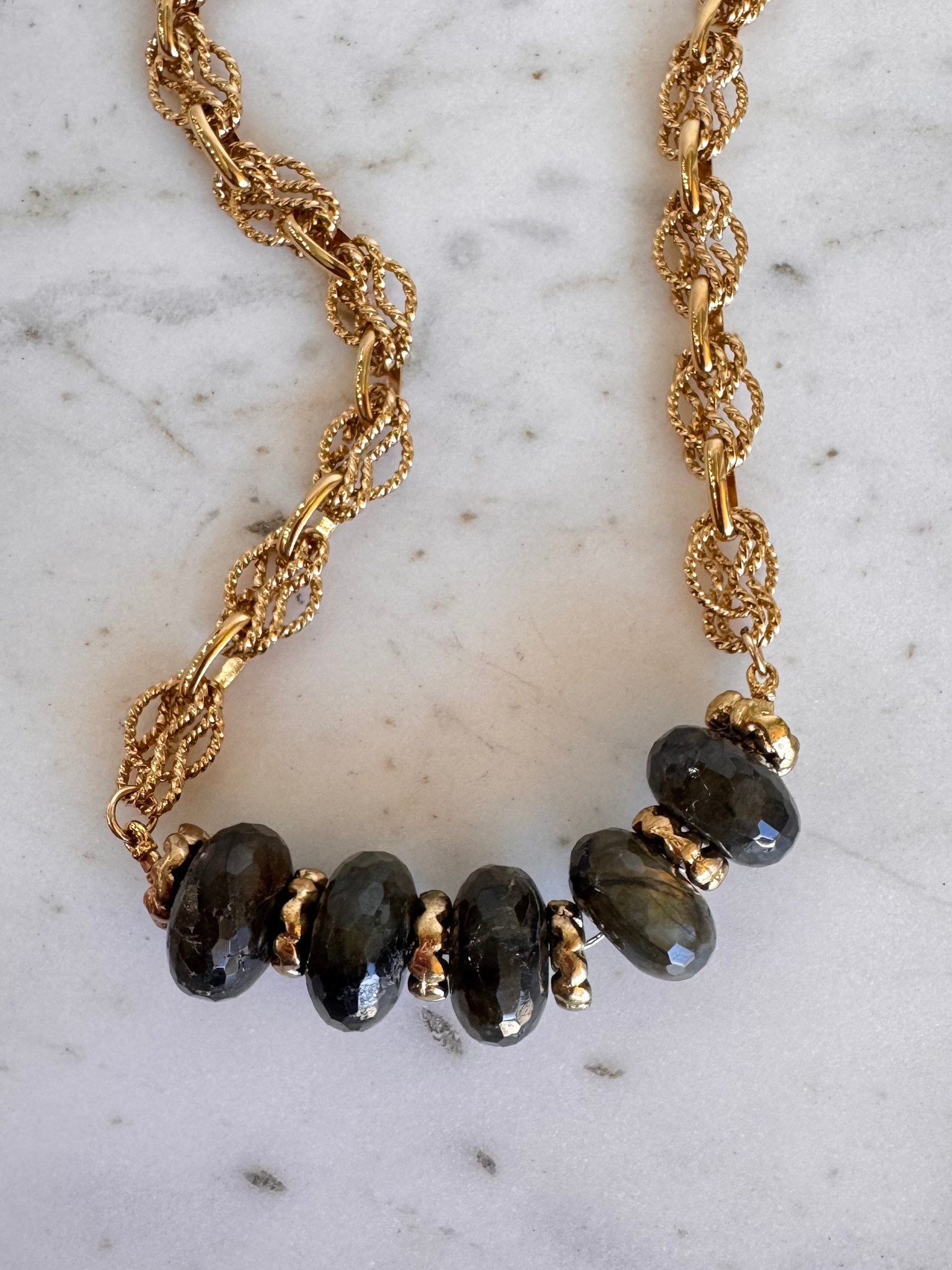 SENNOD Chunky Labradorite and Brass Necklace 15-17"