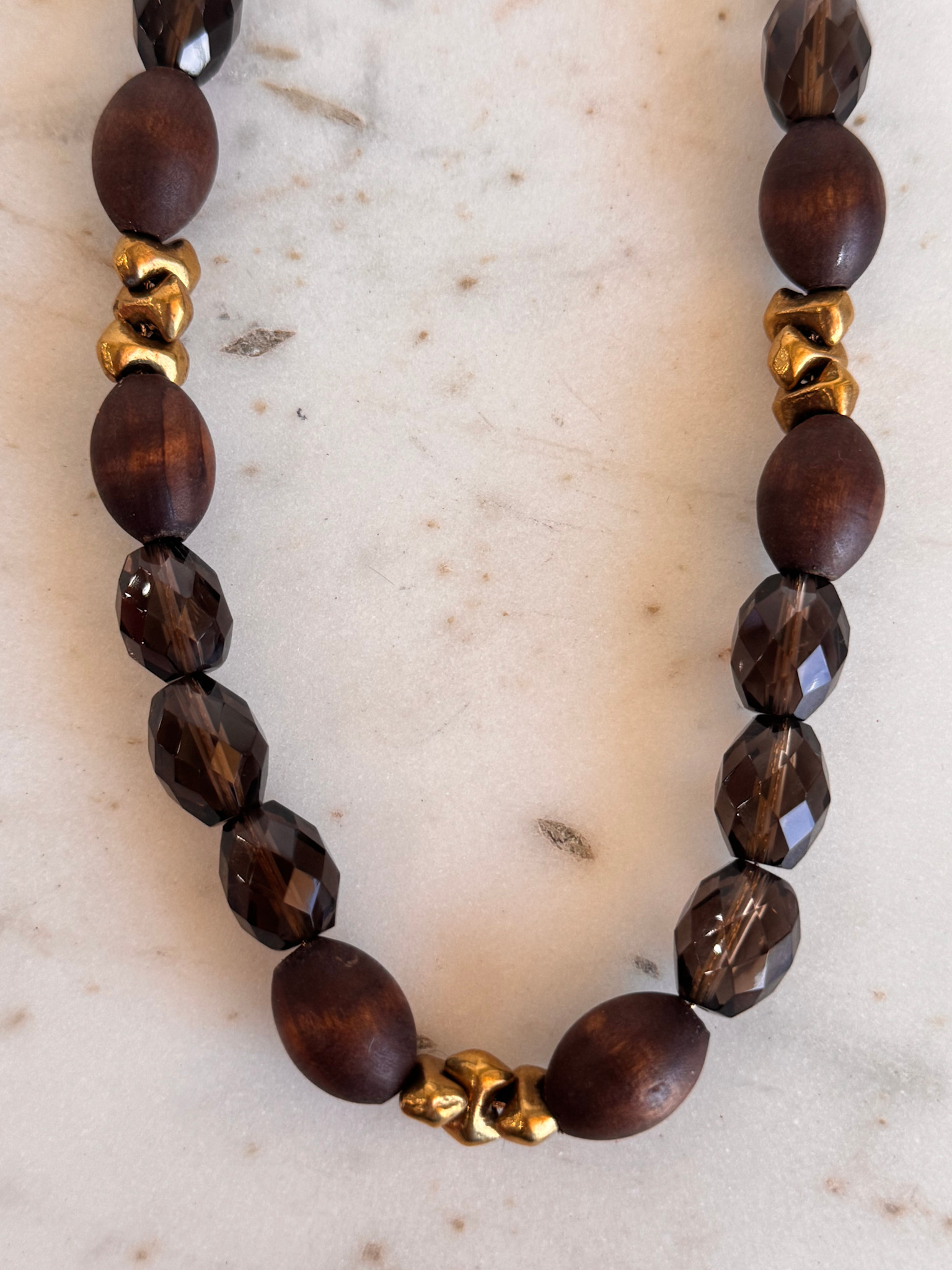 SENNOD Smoky Quartz and Wood Bead Necklace 16-18"