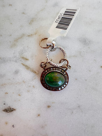 SENNOD Black Opal with Diamonds Vignette