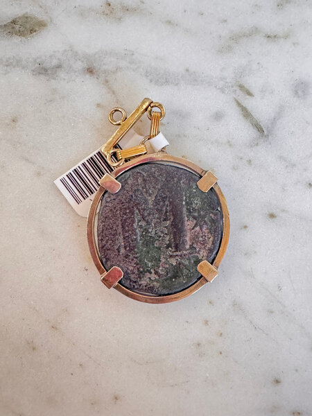 SENNOD Two Tone Chris "M" Coin Vignette