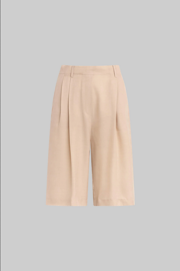 LESET Kim Pleated City Short - Sahara