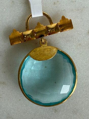 SENNOD Blue Spring Quartz Bezel Vignette