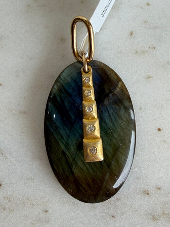 SENNOD Labradorite w/ Diamond Graduated Tower Vignette