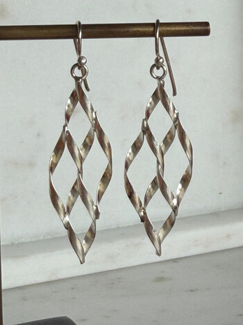 SENNOD Silver Waffle Marquis Earring