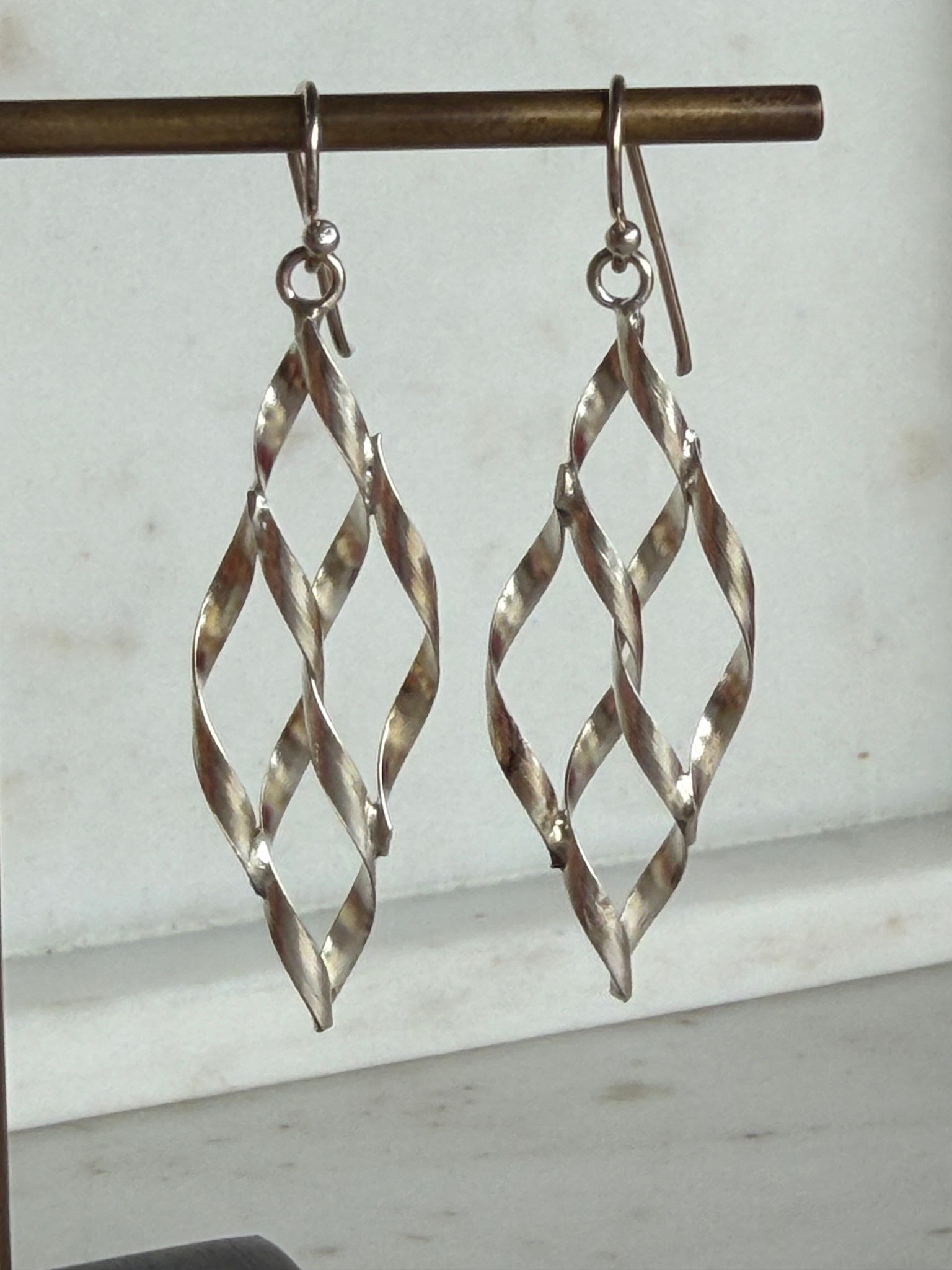 SENNOD Silver Waffle Marquis Earring
