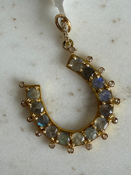 SENNOD Labradorite & Diamond Large Horseshoe Vignette