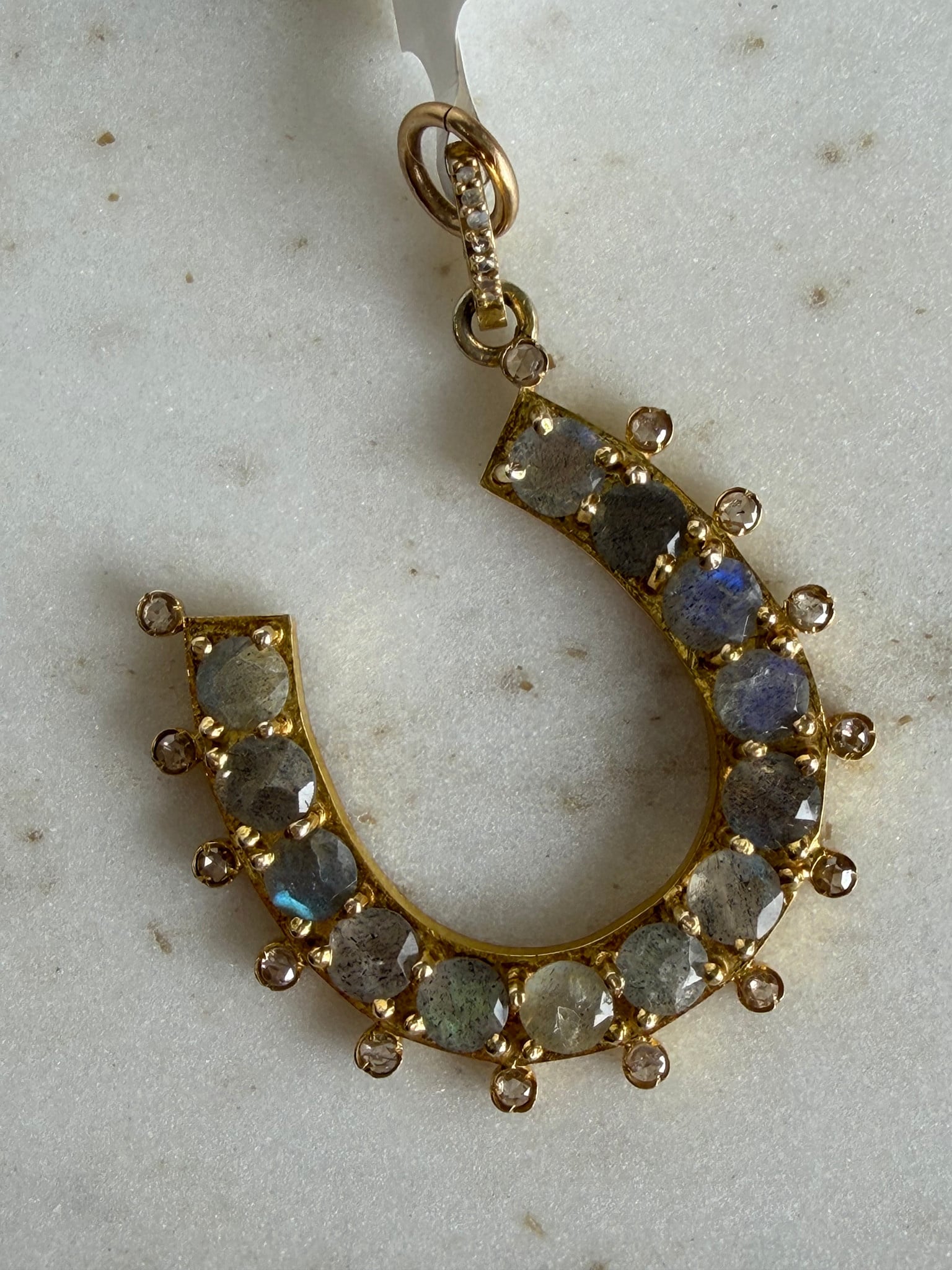 SENNOD Labradorite & Diamond Large Horseshoe Vignette