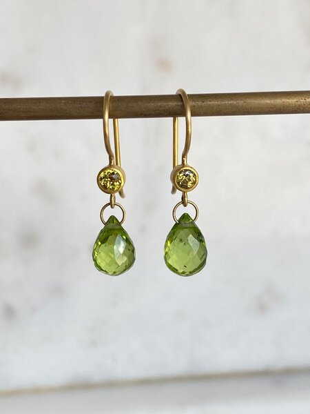 MALLARY MARKS Apple & Eve - Round Mali Garnet with Peridot Briolette Earrings