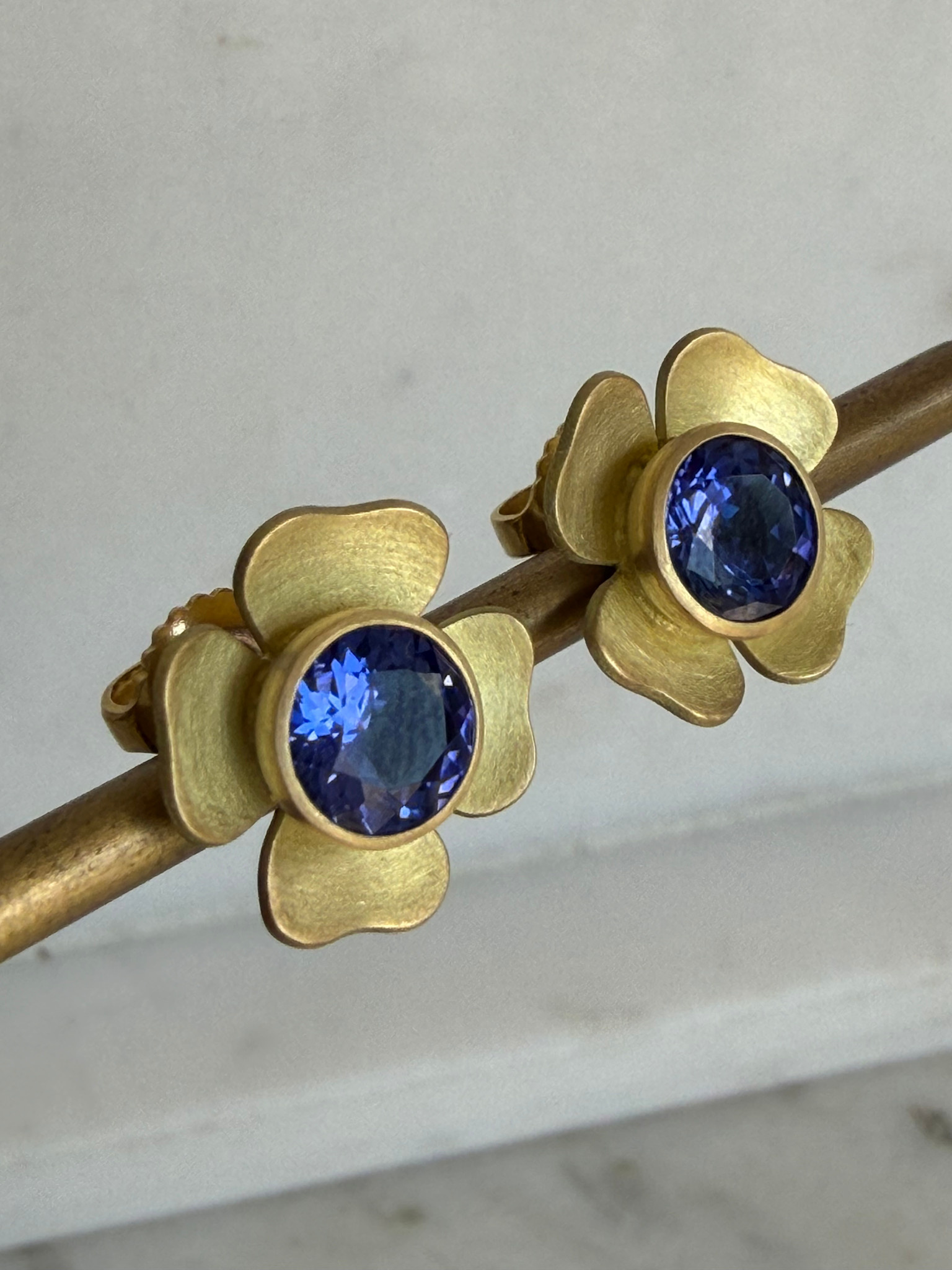 MALLARY MARKS Zina Post Earrings - Tanzanite