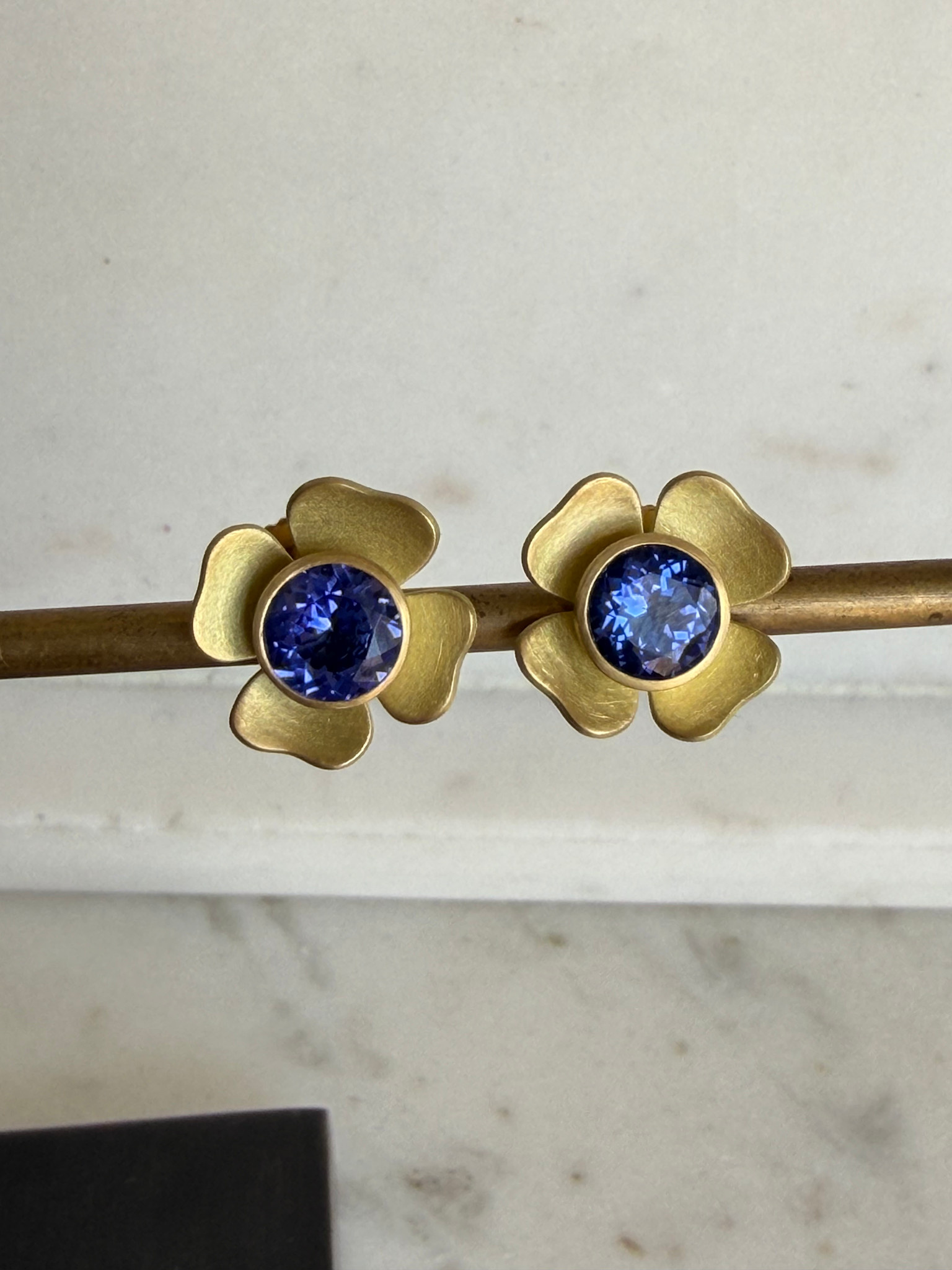 MALLARY MARKS Zina Post Earrings - Tanzanite