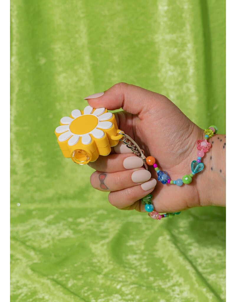 Canna Style No-Break Daisy Keychain Pipe