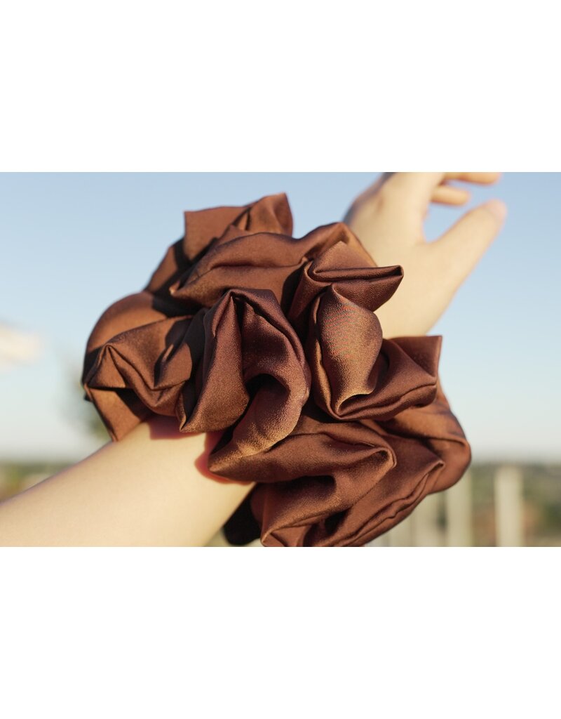 Janzy Silk Oversized Scrunchie