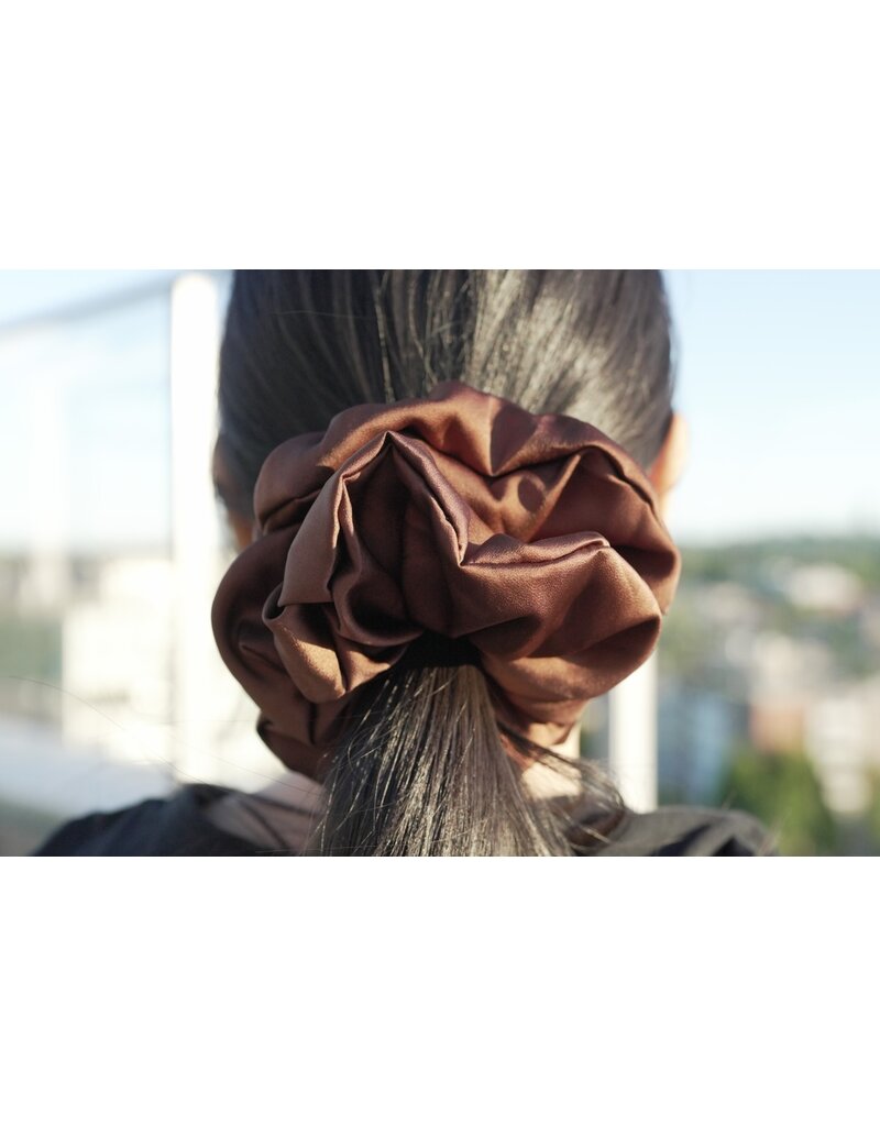 Janzy Silk Oversized Scrunchie