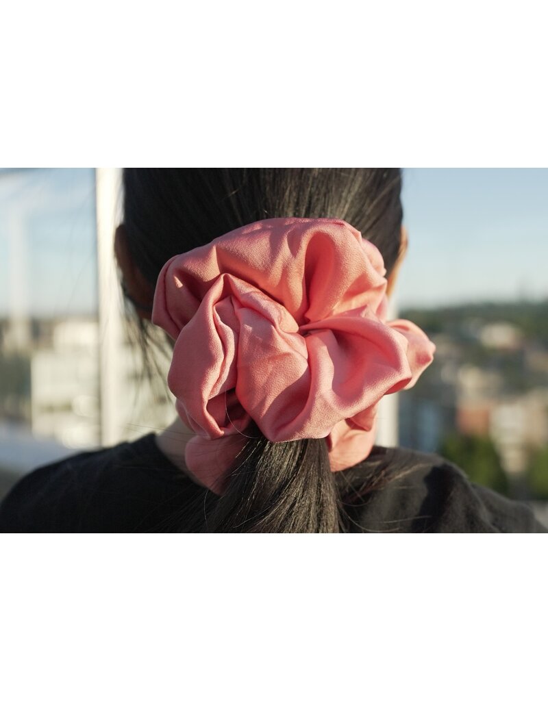 Janzy Silk Oversized Scrunchie