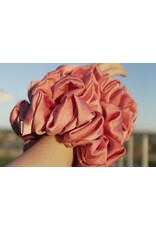 Janzy Silk Oversized Scrunchie