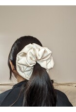 Janzy Silk Oversized Scrunchie