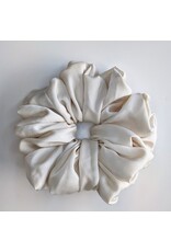 Janzy Silk Oversized Scrunchie