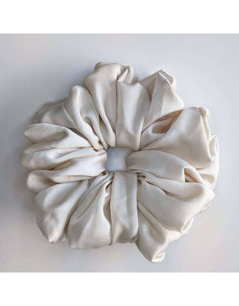 Janzy Silk Oversized Scrunchie