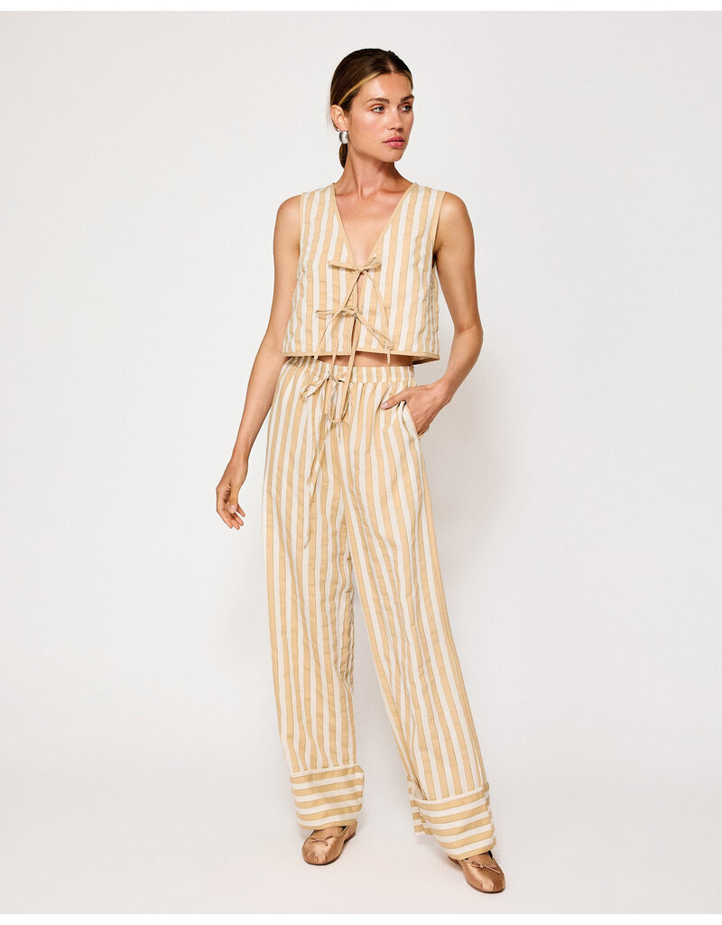 Line and Dot Kamari Tie Detailed Top