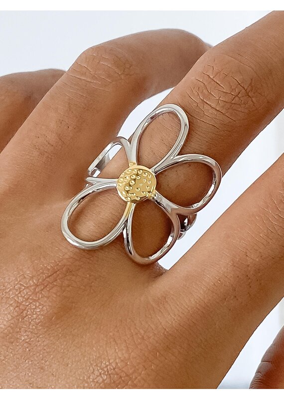 Flanerie Isolde 18K Non-Tarnish Large Floral Ring