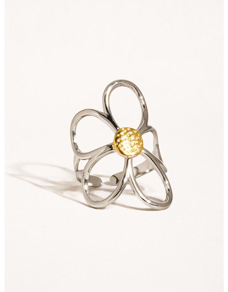 Flanerie Isolde 18K Non-Tarnish Large Floral Ring