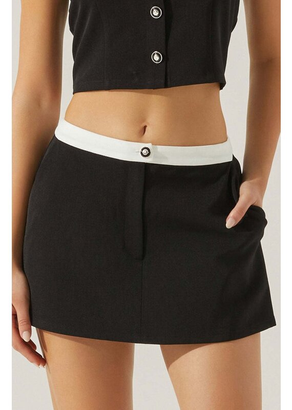 ASTR Rory Contrast Trim Skort