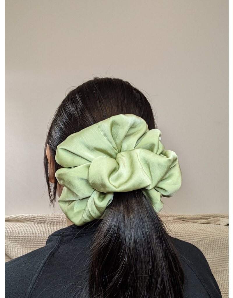 Janzy Silk Oversized Scrunchie