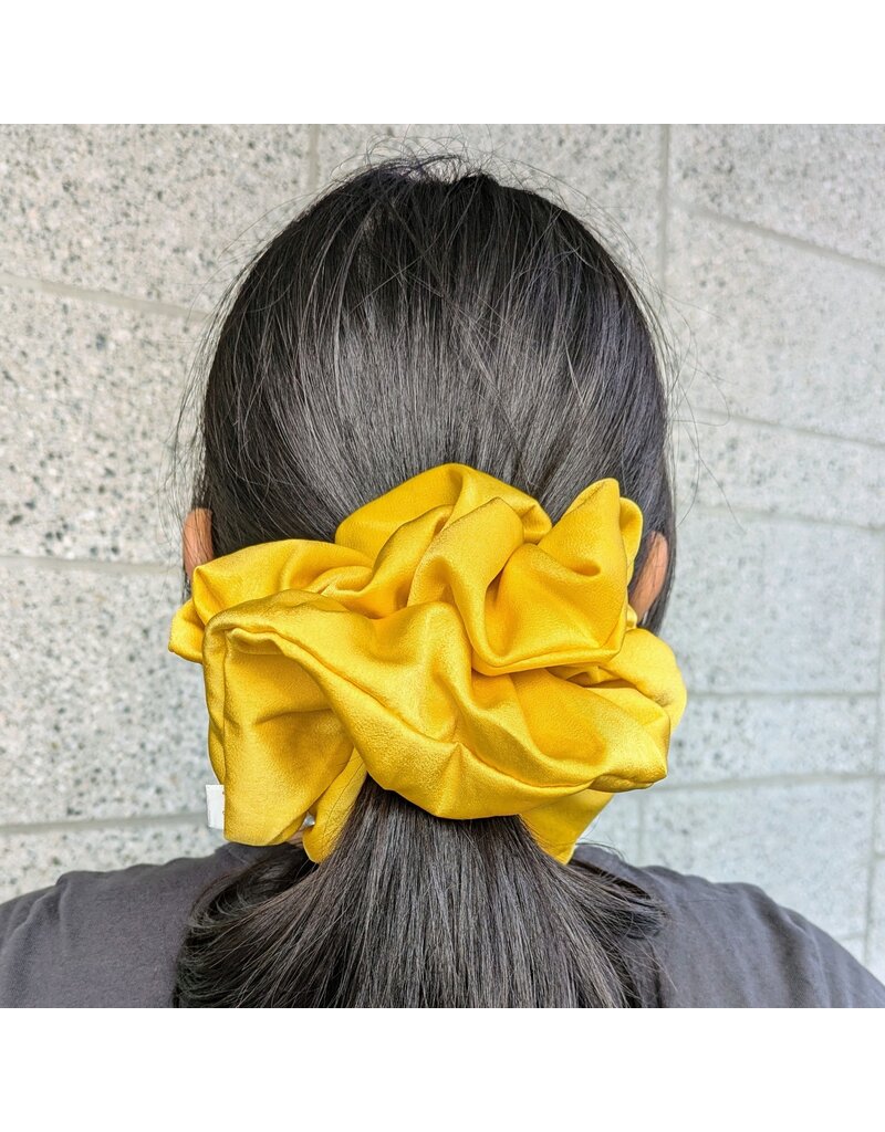 Janzy Silk Oversized Scrunchie